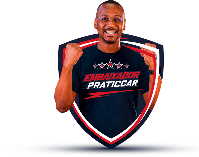 Associado vestindo a camisa de Embaixador Praticcar
